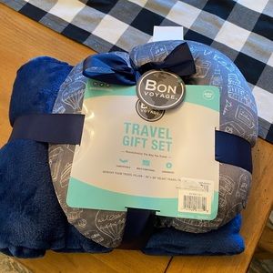 Travel pillow and throw BNWT